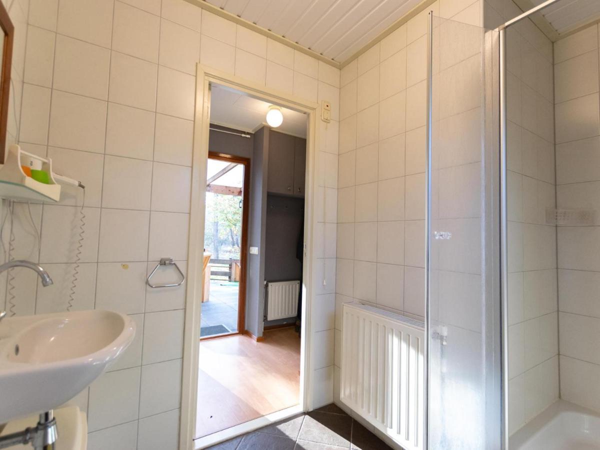 Witte Bungalow Uden Exterior foto
